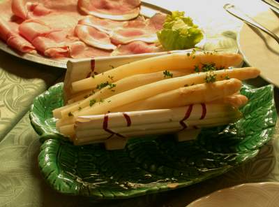 asperges-aux-3-jambons-sauces.jpg