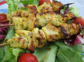 brochettes-au-curry-et-ras-el-hanout.jpg