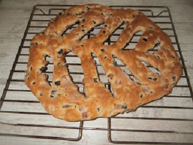 fougasse-olives-lardons.jpg