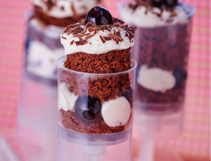 mini-foret-noire-push-cake-cerises-amarena.jpg