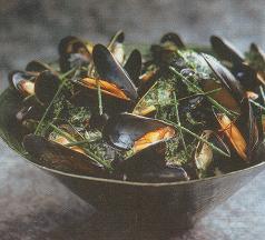 moules-creme-herbes-safran.jpg