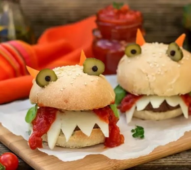 scary-mini-burgers-halloween.jpg