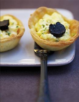 tartelettes-aux-oeufs-brouilles-et-truffe.jpg