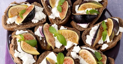 Toasts au fromage de chvre et figues